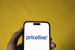 Category Historic EN Prints: priceline logo is displayed on smartphone