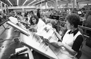 The production of electronic devices by female workers at the Siemens company on 23