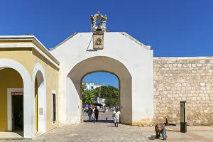 Puerta de Mar walled gateway into historic old town