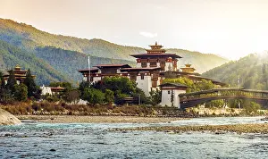 Punakha Dzong at sunset, with sunrays