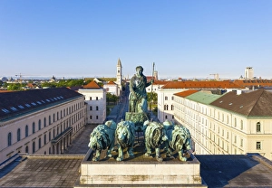 Quadriga on the Siegestor, Bavaria with four lions