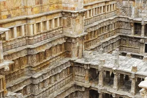 Rani ki vav, stone carving, underground structure