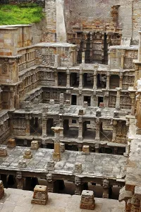 Rani ki vav, stone carving, underground structure