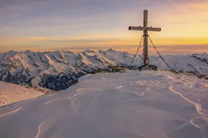 Rastkogel summit cross, 2762m, winter