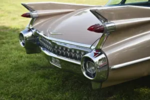 Rear wing Cadillac Sedan, brake light