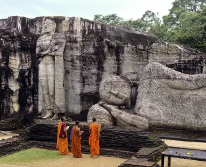 Reclining Buddha, entrance to Nirvana