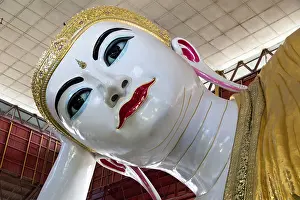 Reclining Buddha in the Kyauk htat gyi pagoda