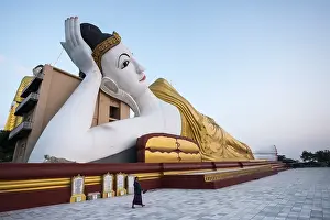 Category Buddhism Prints: Reclining Buddha, statue, Maha Bodhi Ta Htaung
