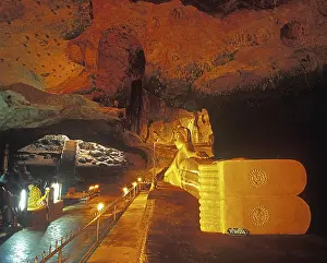 Reclining Buddha statue, Wat Suwan Kuha