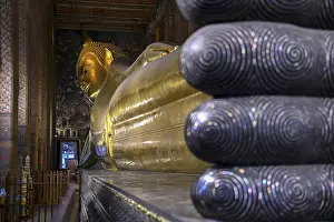 Reclining Buddha in Wat Pho, Temple of the Reclining Buddha
