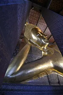 Reclining Buddha in Wat Pho, Temple of the Reclining Buddha