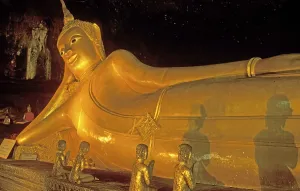Reclining Buddha, Wat Suwannakhuha Monastery