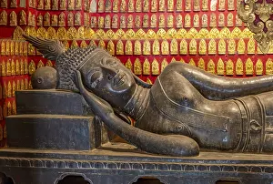 Reclining Buddha at Wat Xieng Thong