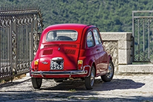 Red FIAT Nuova 500 L, Cinquecento