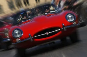 Red Jaguar E-Type SI, 1963 year of manufacture