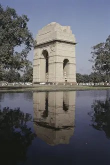 Reflection of India Gate, New Delhi, India, Asia
