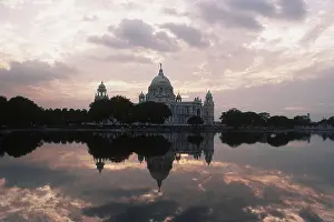Reflection of Victoria memorial during sunset
