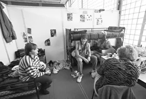 The refugees in 1990 were the resettlers from the territory of the GDR who arrived in large streams