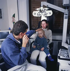 Regular check-ups at the ophthalmologist