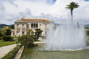 Renaissance-style villa and park