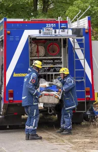 Category Wildlife DE Prints: Rescue and recovery of people after a drone attack on residential buildings in a civil defence scenario