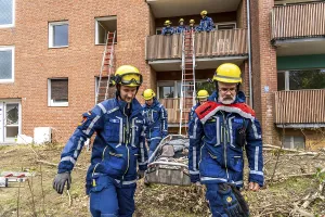 Category Wildlife DE Prints: Rescue and recovery of people after a drone attack on residential buildings in a civil defence scenario