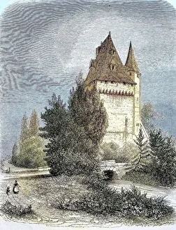 Residential tower of the former castle of Saintines