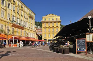 Restaurants and streetcafes at Cours Saleya