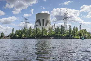 Reuter power station cooling tower