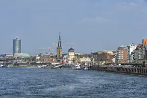 Rheinufer Altstadt Dusseldorf