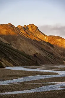 Rhyolite mountains and river Joekulgilskvisl