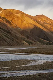 Rhyolite mountains and river Joekulgilskvisl