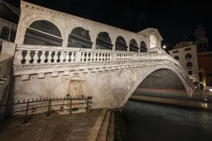 Rialto Bridge over Grand Canal