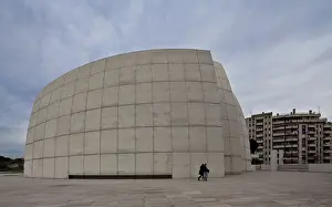Richard Meier 1998-2002, lateral shield wall
