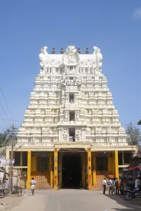 Richly decorated Gopuram of Ramanathswami temple