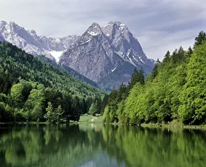 Riessersee lake in spring, Garmisch Partenkirchen