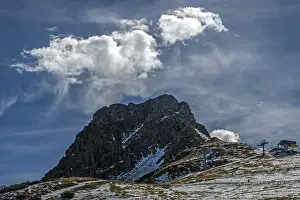 Right pulpit wall, back left mountains of the Allgau Alps
