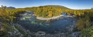 River bend in Abiskojokk, autumnal landscape