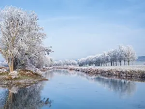The river Unstrut in the Unstrut valley in winter