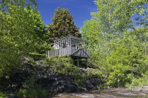 Riverscape viewing platform, Province of Quebec