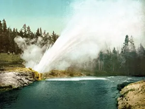 Riverside Geyser, Yellowstone National Park