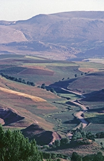 Road to Mount Nemrut DaGIJ, fields, landscape, Taurus Mountains, AdIJyaman Province, Southeast Anatolia, Turkey, May 1987, vintage, retro, old, historical, Asia