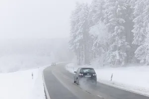 Road traffic in winter, Swabian Alb