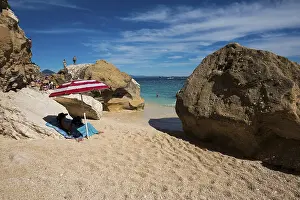 Rocky coast and beach, Cala mariolu