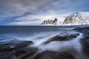Rocky coast of Tungeneset, Devil's Teeth