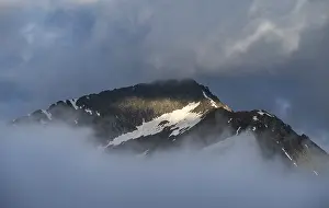 Rocky mountain peak Hochsteller in dramatic morning light
