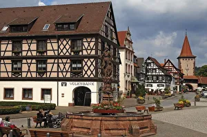The Roehrbrunnen, with a knight on the shield the town coat of arms