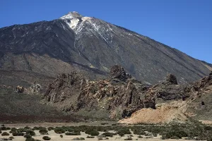 Roques de Garcia and the snow-capped Pico del Teide