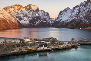 Category Scandinavia Prints: Rorbuer fishermen's huts on the island