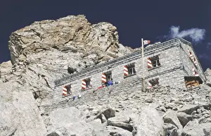 Former Rothorn Hut, now replaced by a new building